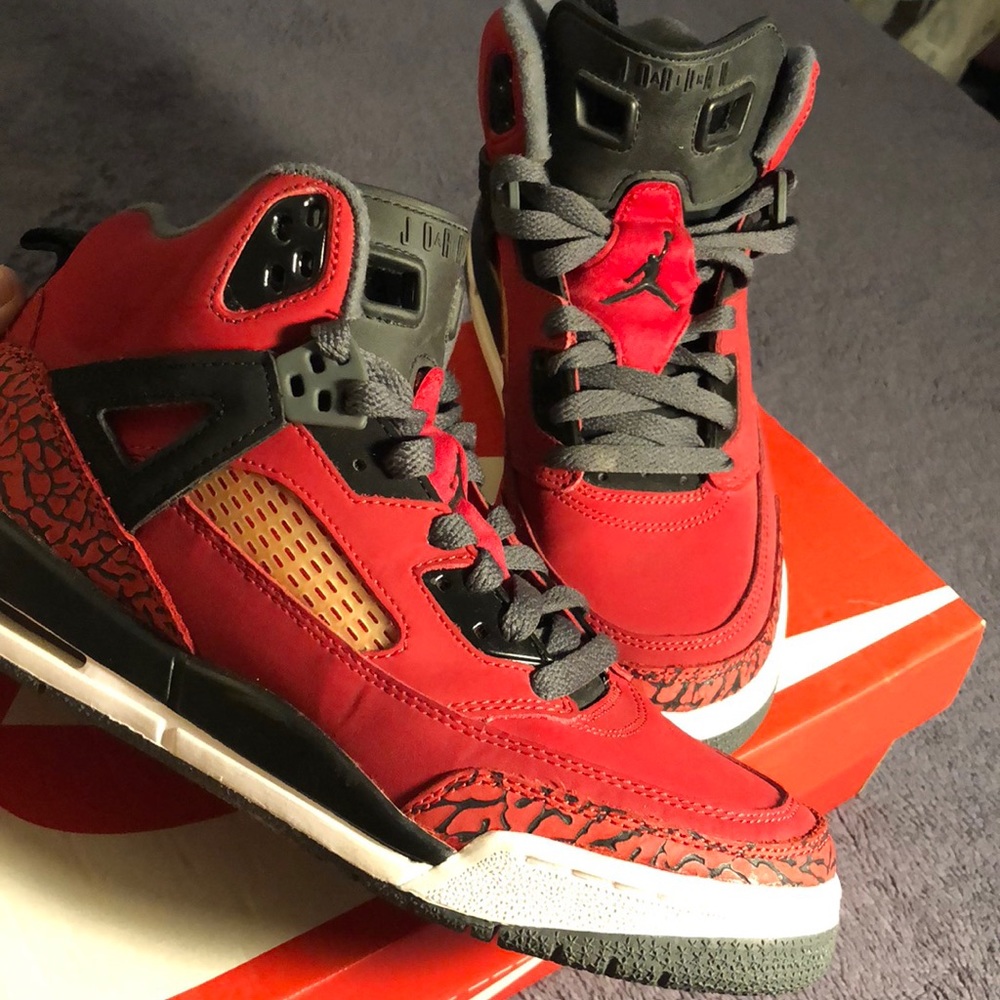 Jordan Spiz’ikes Toro Bravo Gym Red Size 7